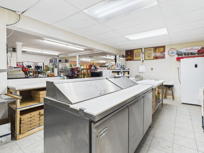 More Photos Of 12240 S Dixie, La Salle Convenience Store For Sale