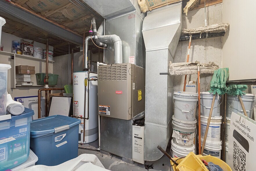 More Photos Of 6401 W 107th St, Worth Freestanding For Sale