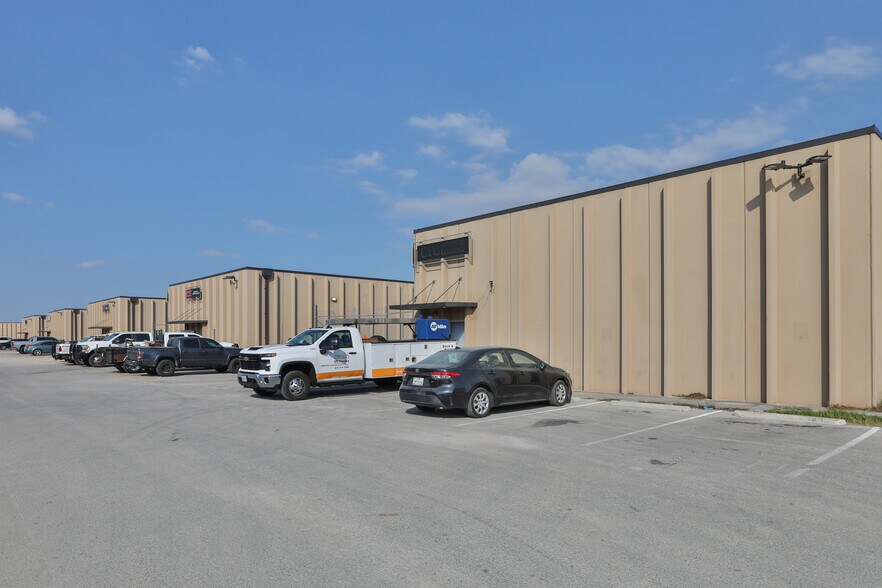 More Photos Of 4728 Goldfield, San Antonio Unknown For Lease