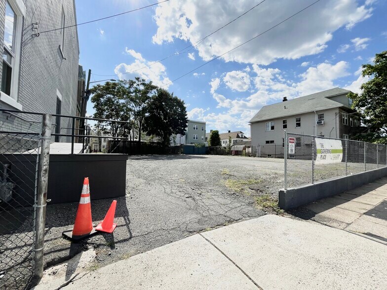 More Photos Of 214-228 Msgr Kemezis Pl, Elizabeth Schools For Lease