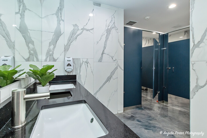 More Photos Of 1440 Grand Ave, Lindenhurst Restaurant For Sale