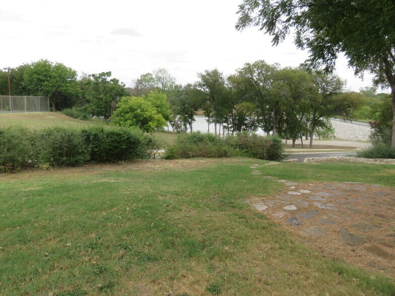 More Photos Of 3501 Prevost St, Fort Worth Storefront Retail Office For Lease