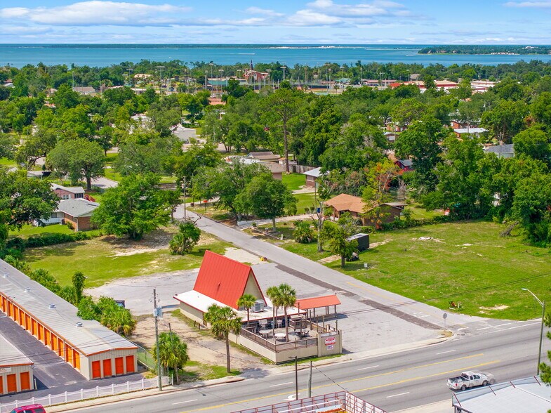 More Photos Of 1623 W 15th St, Panama City Bar For Sale