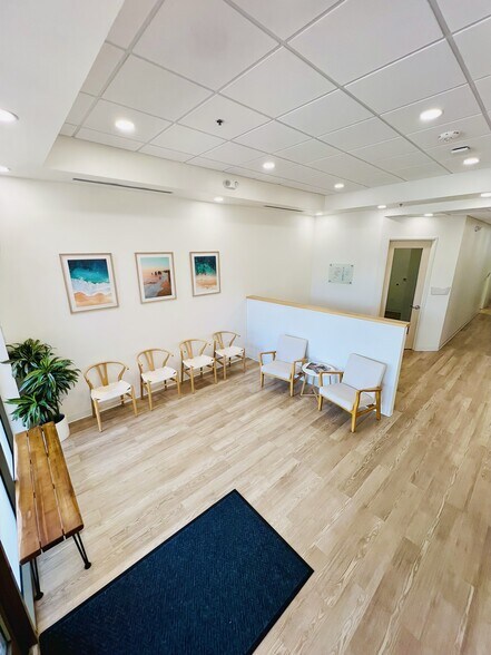 More Photos Of 17050 N Thompson Peak Pky, Scottsdale Storefront For Lease