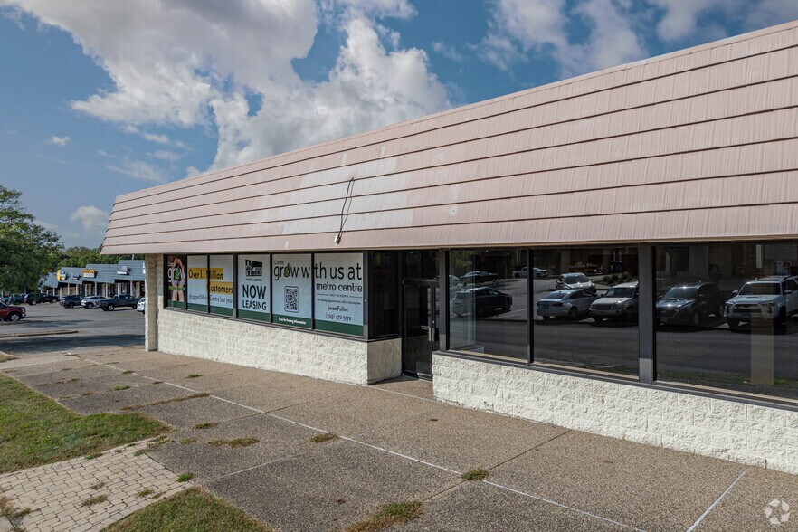 More Photos Of 4700 N University St, Peoria Freestanding For Sale