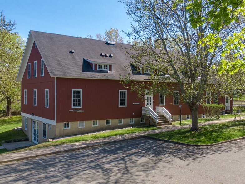 More Photos Of , Amagansett General Retail For Sale