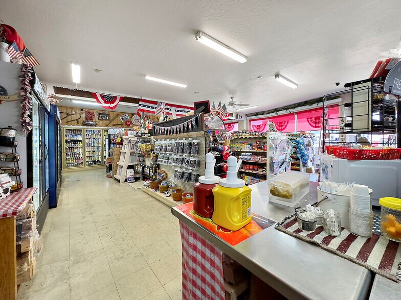 More Photos Of 577 Main St, Ferndale General Retail For Sale
