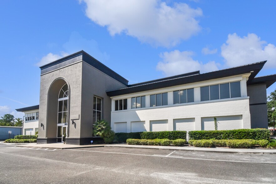 More Photos Of 9512 Sunbeam Center Dr, Jacksonville Office For Lease