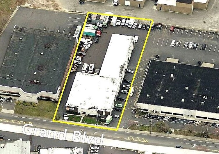 More Photos Of 1016 Grand Blvd, Deer Park Warehouse For Lease