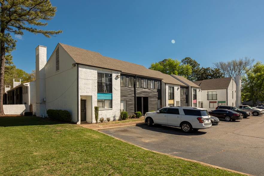 Primary Photo Of 2780 Raleigh-Lagrange Rd, Memphis Apartments For Sale