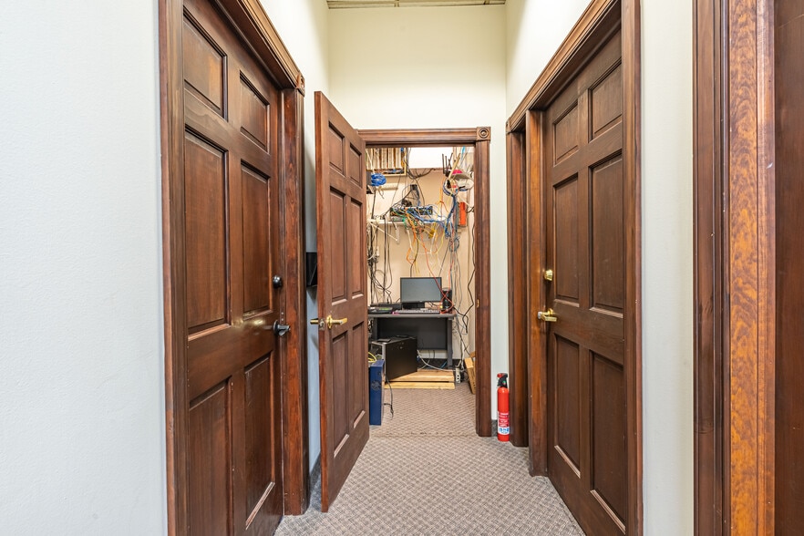 More Photos Of 1011 McBride Ave, Woodland Park Medical For Sale
