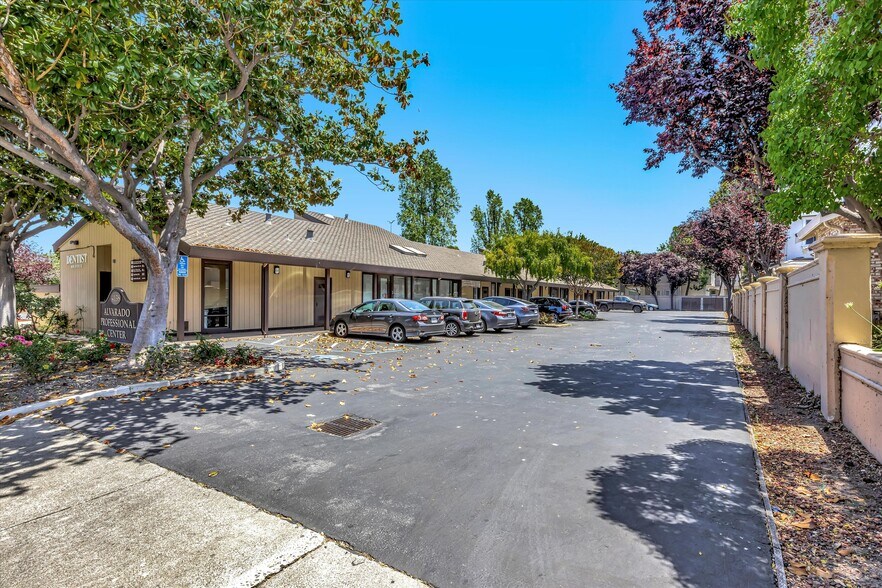 More Photos Of 4138 Dyer St, Union City Medical For Sale