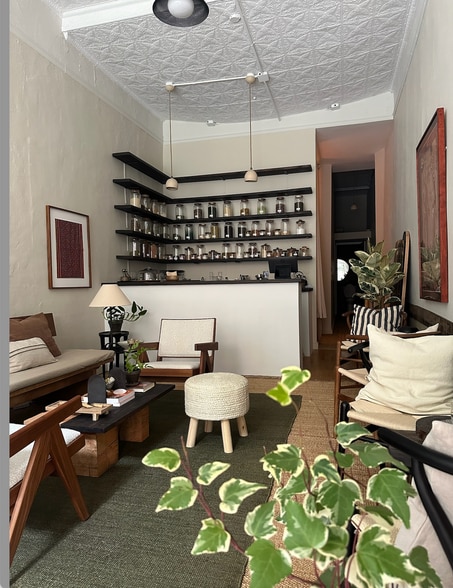 More Photos Of 323 W 11th St, New York Apartments For Lease