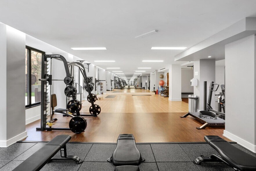 More Photos Of 330 W 58th St, New York Apartments For Lease