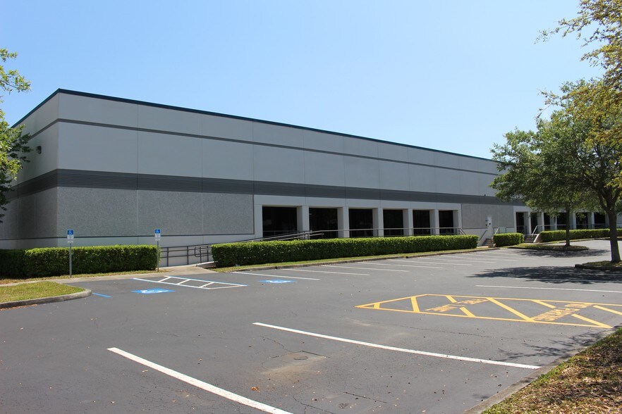 More Photos Of 4033 Tampa Rd, Oldsmar Office For Lease