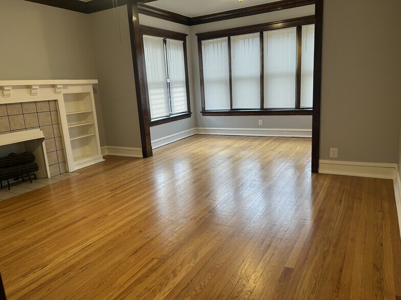 More Photos Of 6841 S Dante Ave, Chicago Apartments For Sale