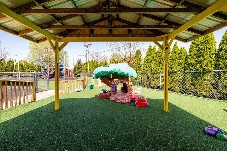 More Photos Of 3419 Hollywood Rd, Saint Joseph Daycare Center For Sale