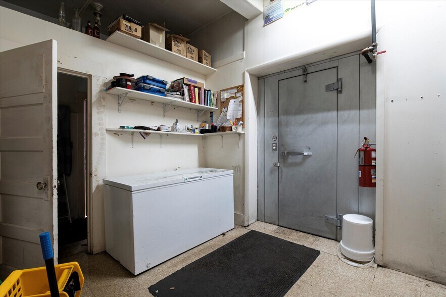 More Photos Of 40 The Common, Chester Hotel For Sale