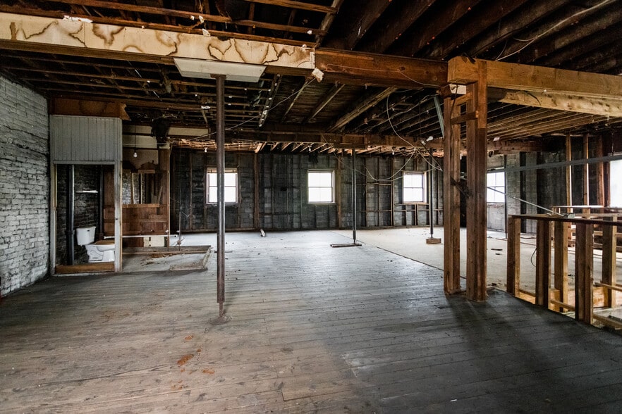 More Photos Of 3143 Bellevue St, Detroit Warehouse For Sale