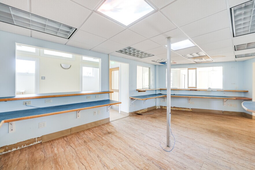 More Photos Of 204 Main St, Orleans Medical For Sale