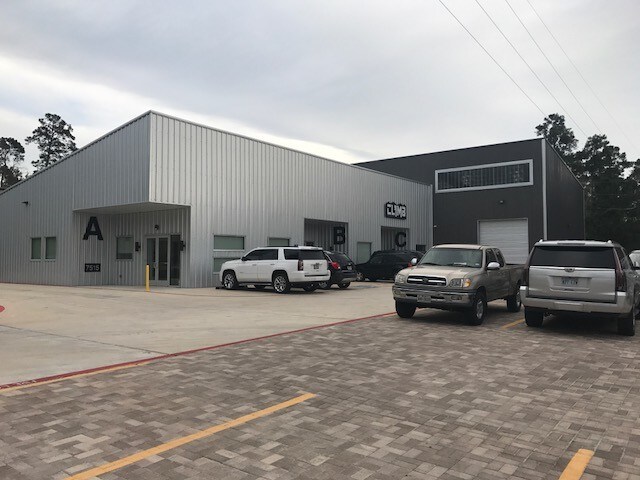 More Photos Of 7515 Oak Bluff Dr, Magnolia Office For Lease