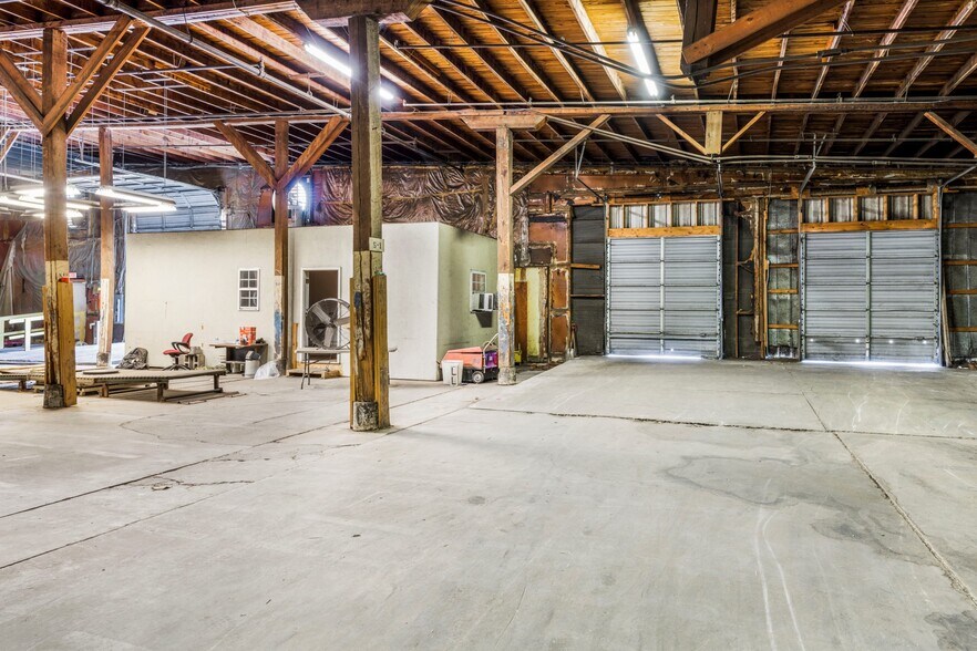 More Photos Of 1215 S Brightleaf Blvd, Smithfield Warehouse For Lease