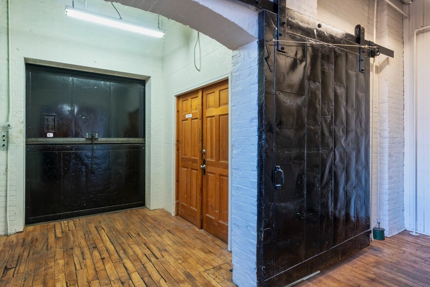 More Photos Of 125-135 Clay St, Central Falls Manufacturing For Lease