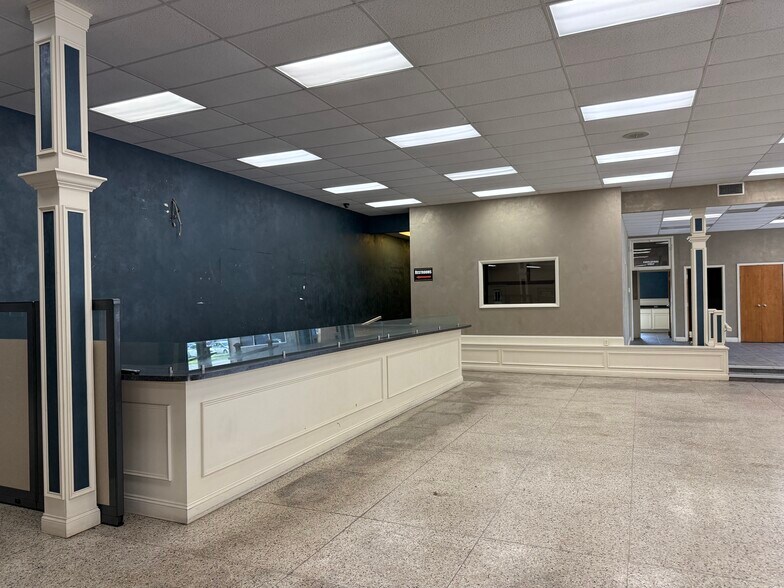 More Photos Of 16100 Lorain Ave, Cleveland General Retail For Lease