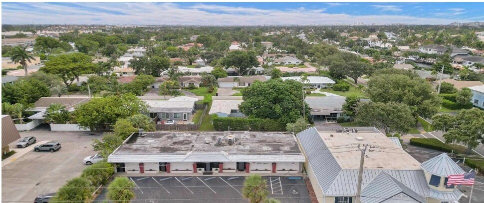 More Photos Of 2261 NE 36th St, Lighthouse Point Medical For Sale