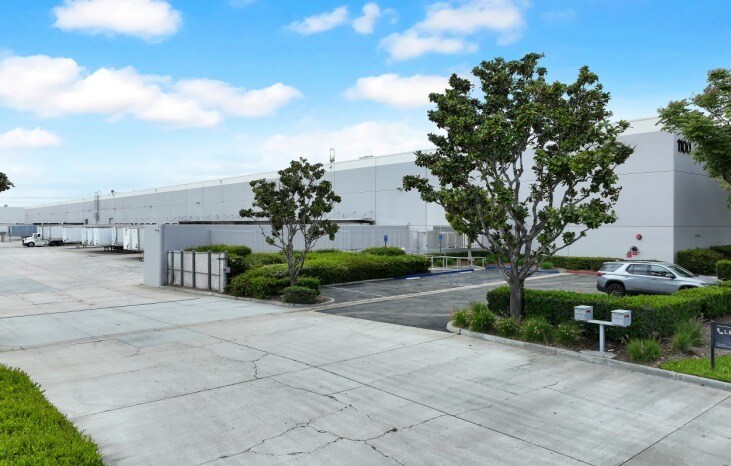 More Photos Of 1100 S Etiwanda Ave, Ontario Warehouse For Lease