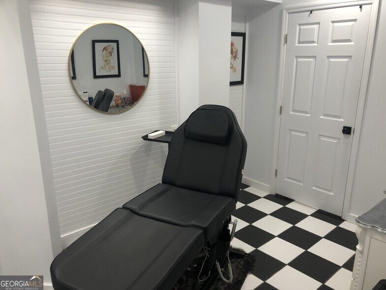 More Photos Of 219 E 6th St Sw, Rome Medical For Lease