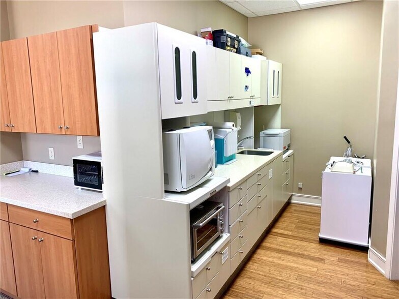 More Photos Of 3904 Beck Rd, Saint Joseph Medical For Lease