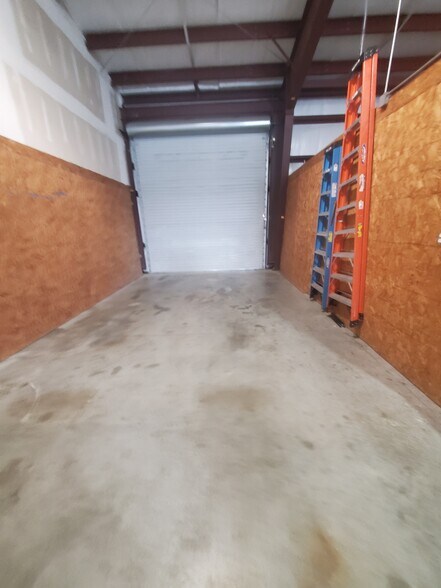 More Photos Of 1821 Dickinson Ave, Dickinson Warehouse For Lease