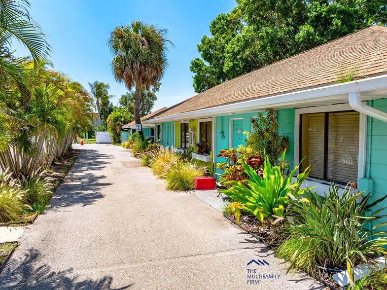 More Photos Of 119 Tamiami Trl N, Nokomis Hotel For Sale