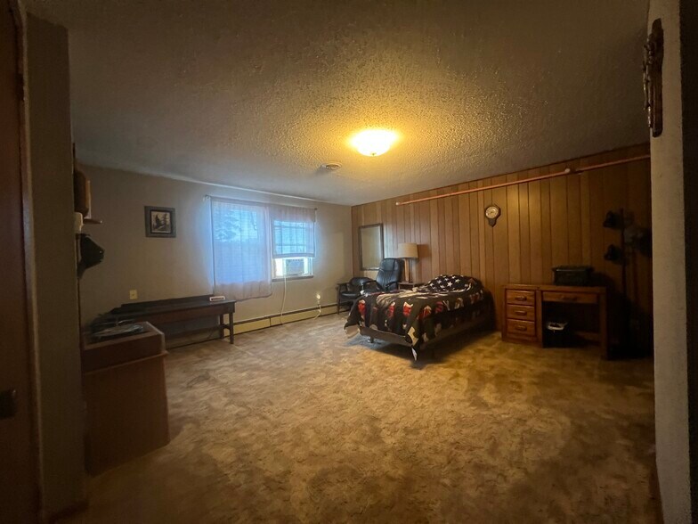 More Photos Of 2010 E Main St, Lamoni Hotel For Sale