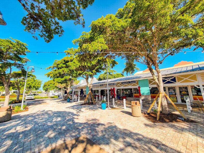 More Photos Of 1001-1041 N Collier Blvd, Marco Island Unknown For Lease