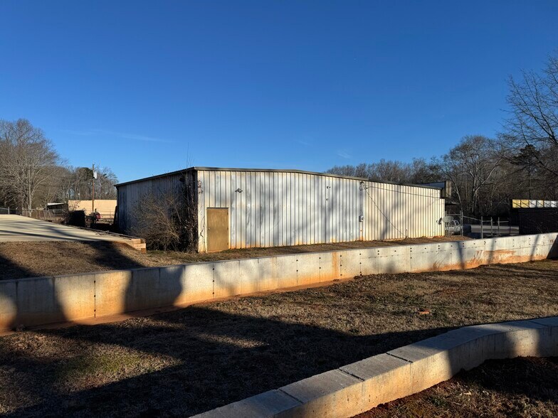 More Photos Of 8665 Maysville Rd, Maysville Self Storage For Sale