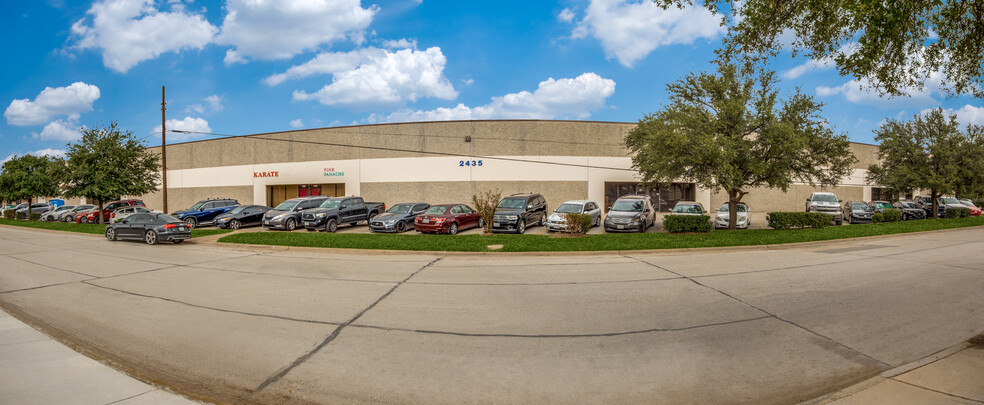 Primary Photo Of 2435 Squire Pl, Farmers Branch Light Manufacturing For Lease