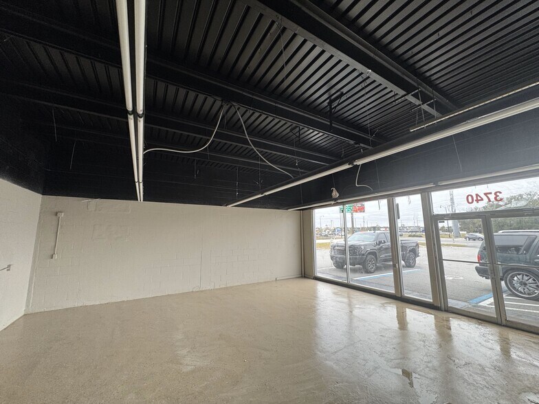 More Photos Of 3740 NW Blitchton Rd, Ocala Service Station For Lease