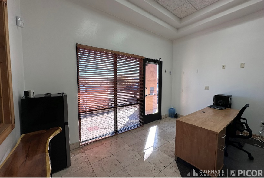 More Photos Of 2292 W Magee Rd, Tucson Coworking Space