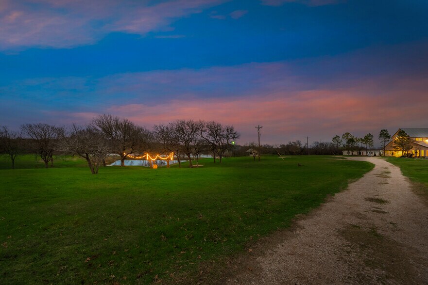 More Photos Of 955 Jack Eastham, Avalon Land For Sale