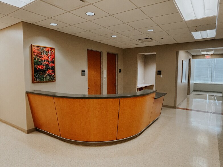 More Photos Of 1505 E Winding Way Dr, Friendswood Medical For Lease