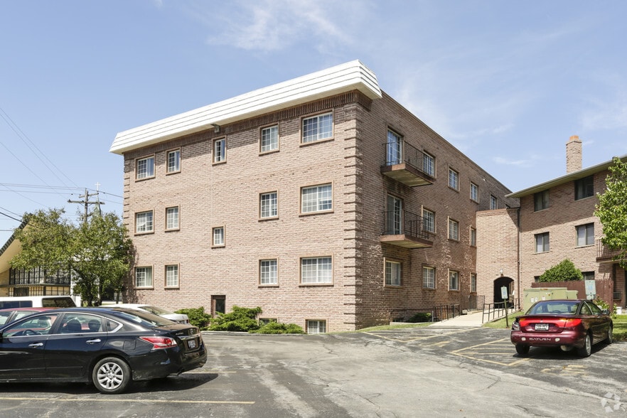 More Photos Of 9401 W Beloit Rd, Milwaukee Office For Lease