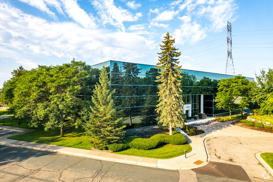 Primary Photo Of 12800 Whitewater Dr, Minnetonka Coworking Space