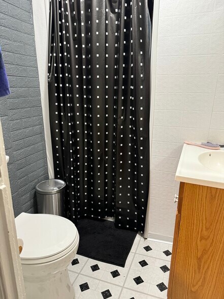 More Photos Of 34 Montvale Ave, Stoneham Apartments For Sale