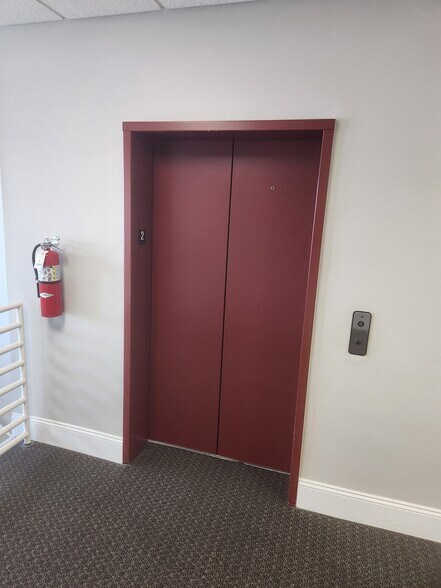 More Photos Of 5101 Dunlea Ct, Wilmington Storefront Retail Office For Lease