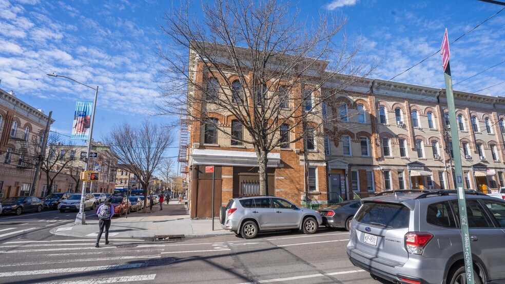 More Photos Of 817 Onderdonk Ave, Ridgewood General Retail For Lease