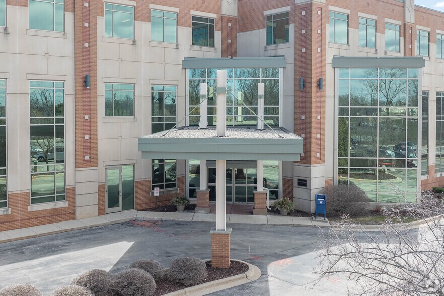 More Photos Of 4600 W Loomis Rd, Greenfield Office For Sale