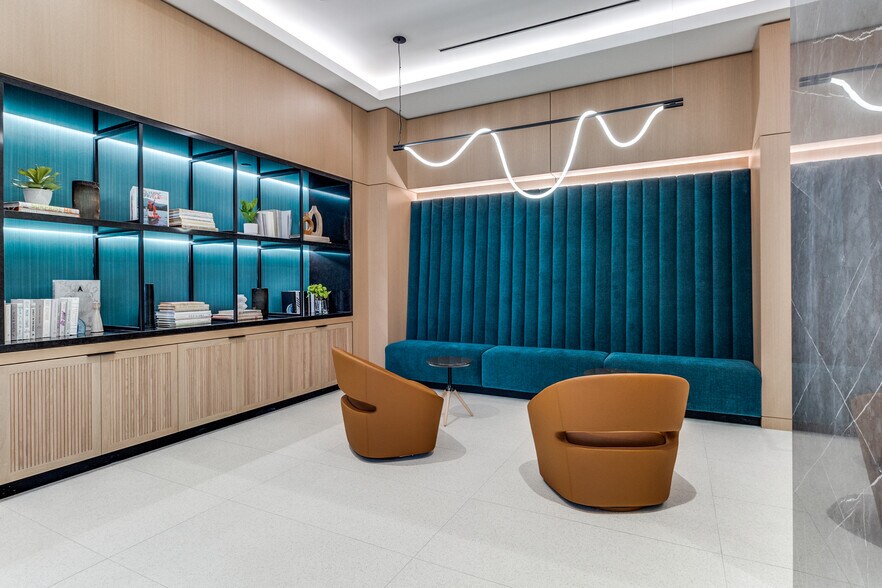 More Photos Of 2525 McKinnon St, Dallas Office For Lease