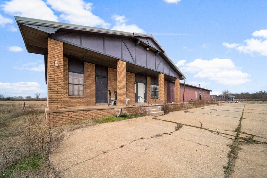 More Photos Of 1010 E St Sw, Miami Freestanding For Sale